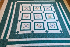 97" x 93" Embroidered Flowers
Kathy T.
Custom Quilted
2017 Custom Client Quilt