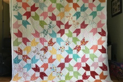 86" x 95" Alberta
Pieced by Debbie F.
Handguided "Fleurs" panto
2018 Client Quilt